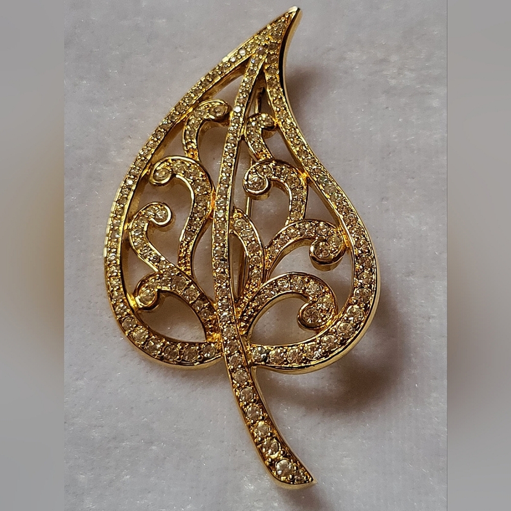 Elegant Goldtone Rhinestone Leaf Brooch / Pin